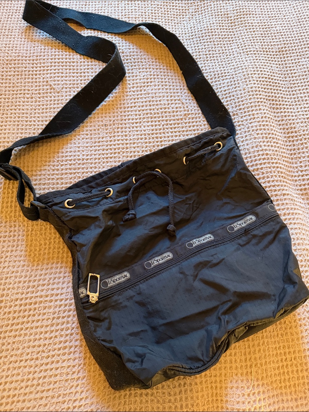 Lesportsac Black Nylon Drawstring Shoulder Crossbody